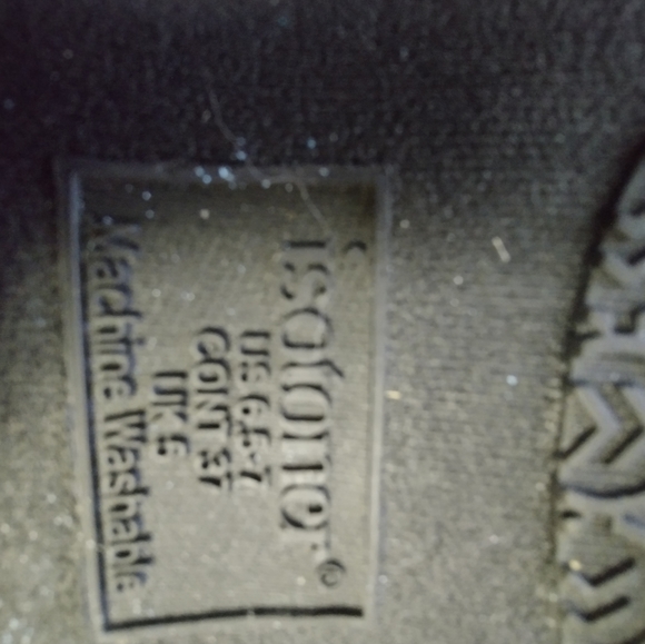 Slippers - Picture 3 of 3